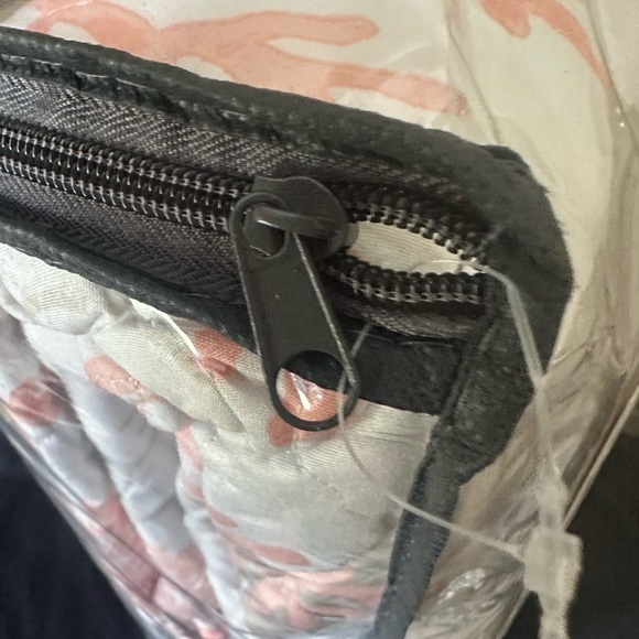 Reversible Queen Quilt Set 6-Piece Coral Reef Coral and Gray NWT - Picture 4 of 6